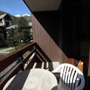 1 Bedroom Flat, Heated Pool, Heart Of Village, Parking, Wifi Bourg-Saint-Maurice